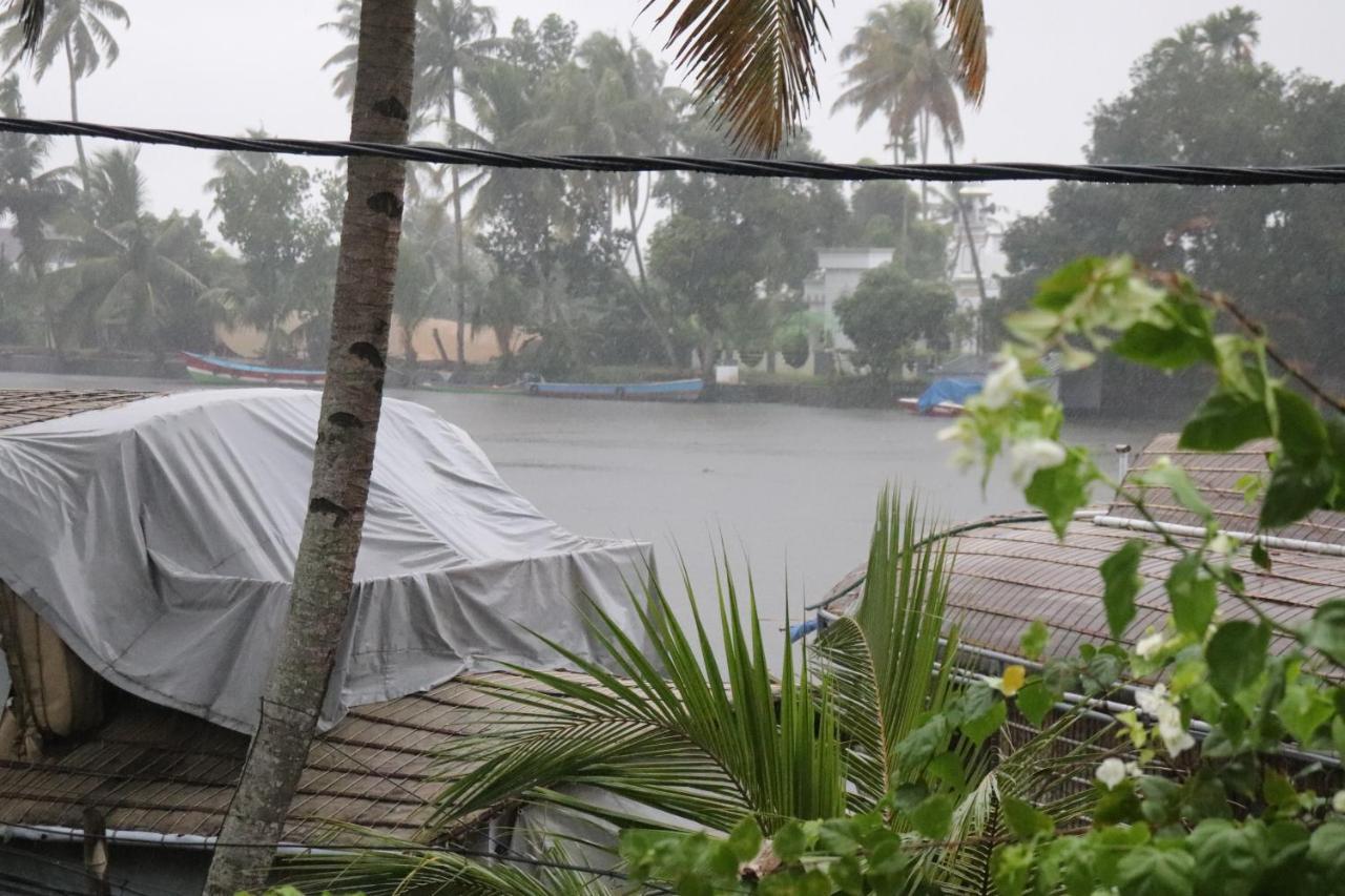 Sacred River Homestay Alappuzha Экстерьер фото