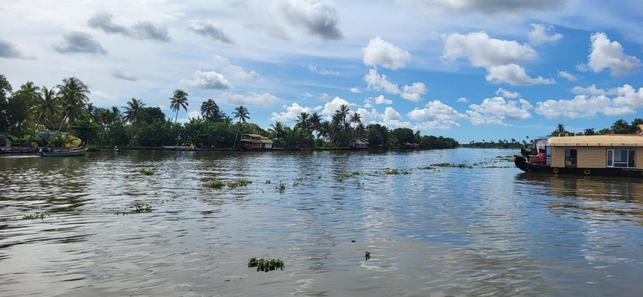 Sacred River Homestay Alappuzha Экстерьер фото